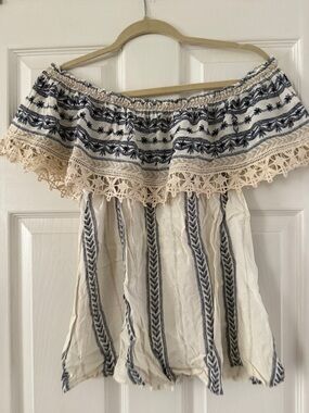 entro Cream Top with Navy Embroidered Stripes